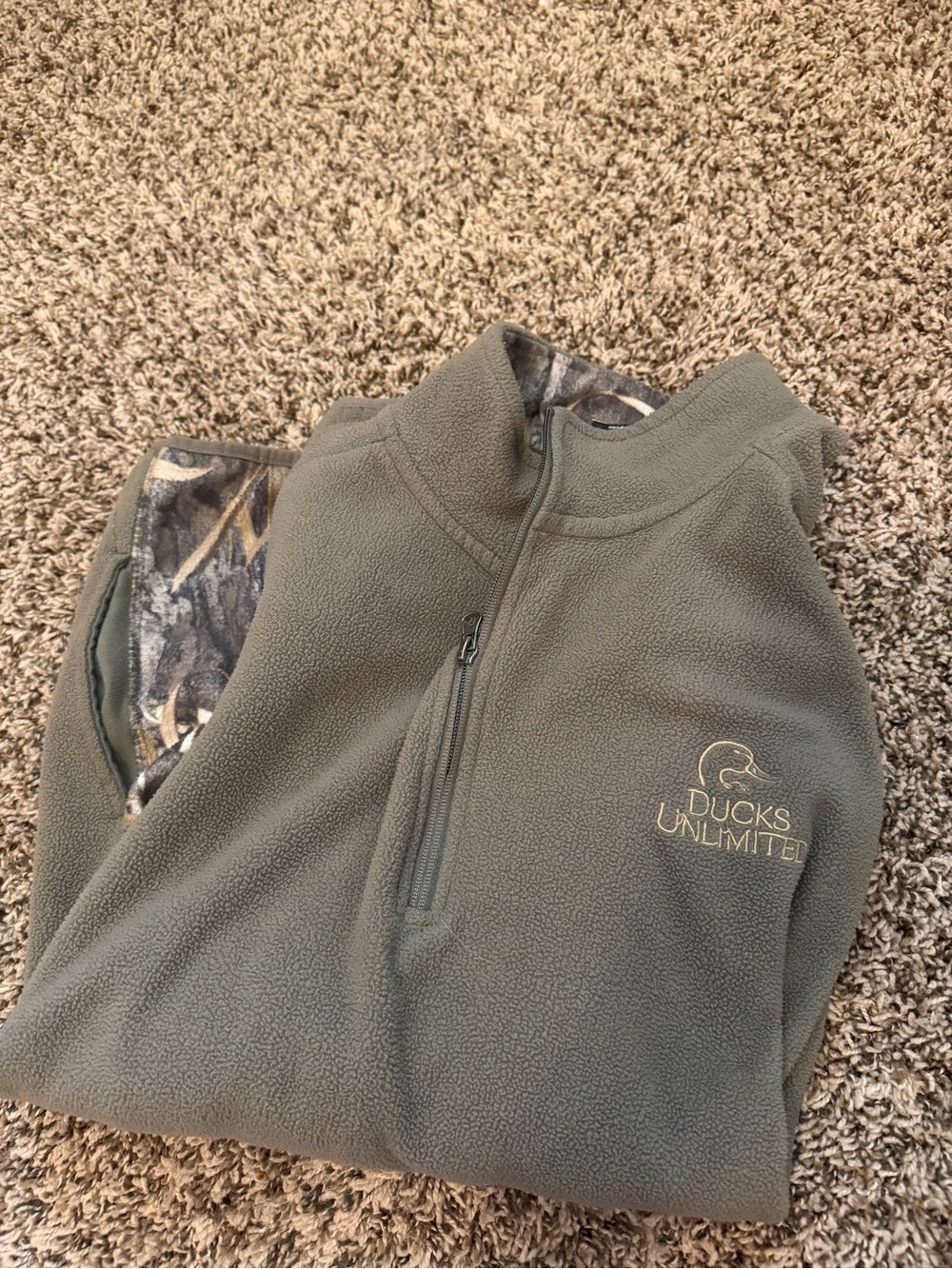 DUCKS UNLIMITED Men's Gray Fleece Vest